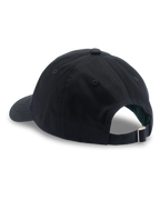 Gorra de papá negra de Jägermeister por detrás. No se ve ningún logotipo.